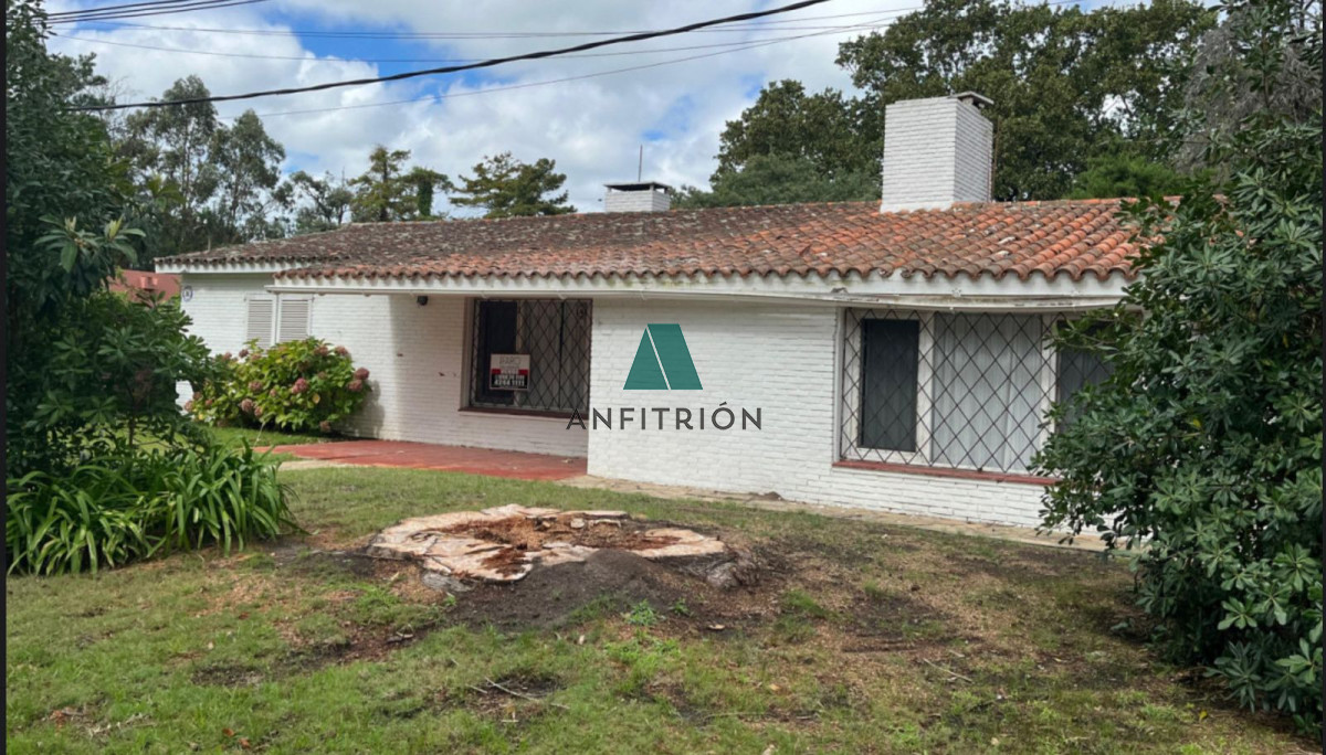 Casa ID.382 -  Tu Refugio en el Corazón del Golf de Punta del Este