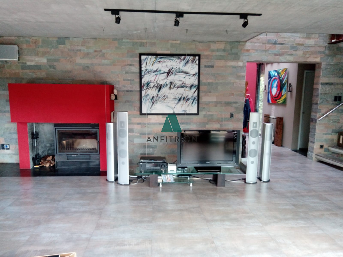 Casa ID.80 - Venta - Casa de diseño vanguardista, sólida y moderna