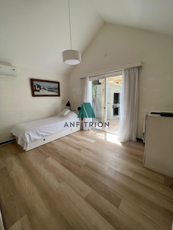 Casa ID.52 - Casona en Primera Línea de Montoya