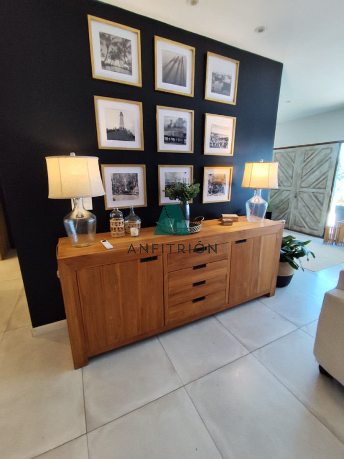Apartamento ID.150 - En Venta Casa de 4 Dormitorios en Barrio Privado, Punta Del Este