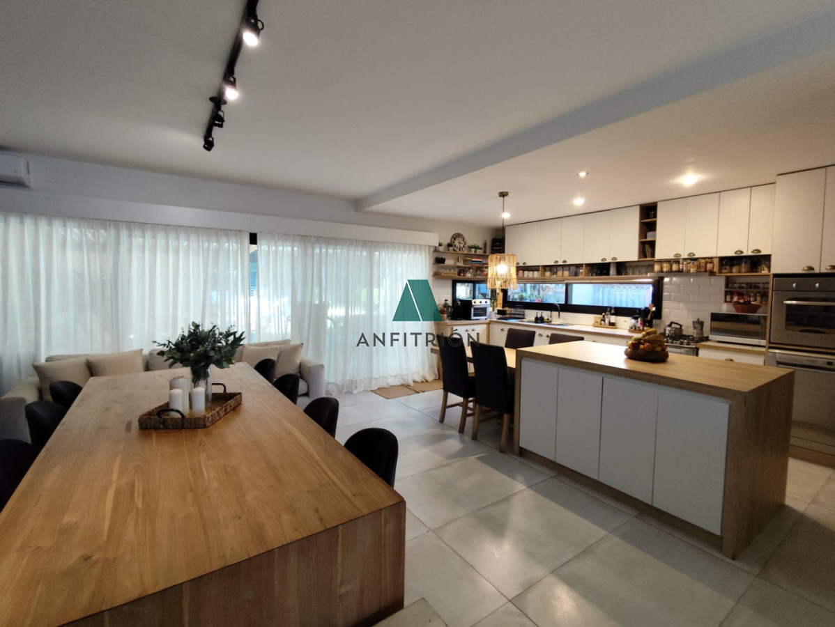 Apartamento ID.150 - En Venta Casa de 4 Dormitorios en Barrio Privado, Punta Del Este