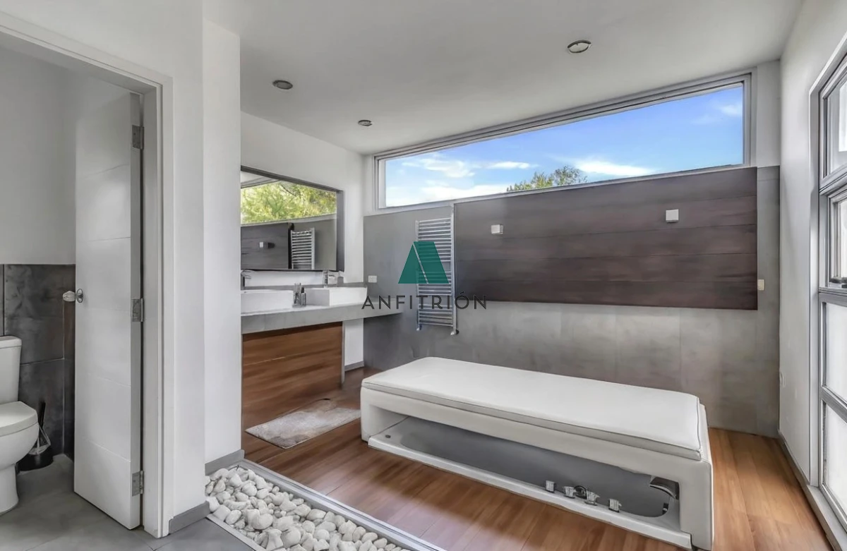 Casa ID.115 - Venta - Casa moderna de gran categoría en San Rafael