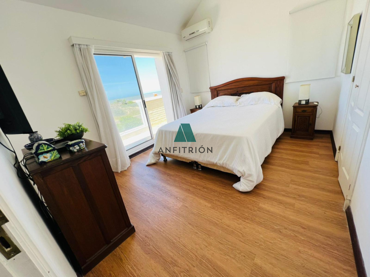 Casa ID.52 - Casona en Primera Línea de Montoya