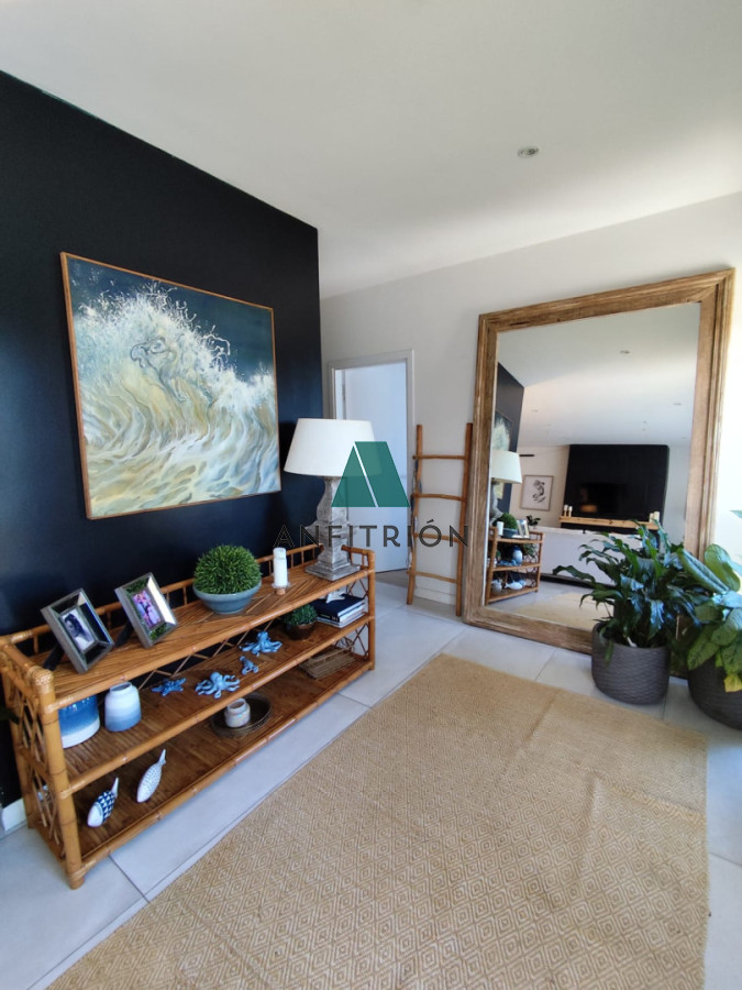 Apartamento ID.150 - En Venta Casa de 4 Dormitorios en Barrio Privado, Punta Del Este