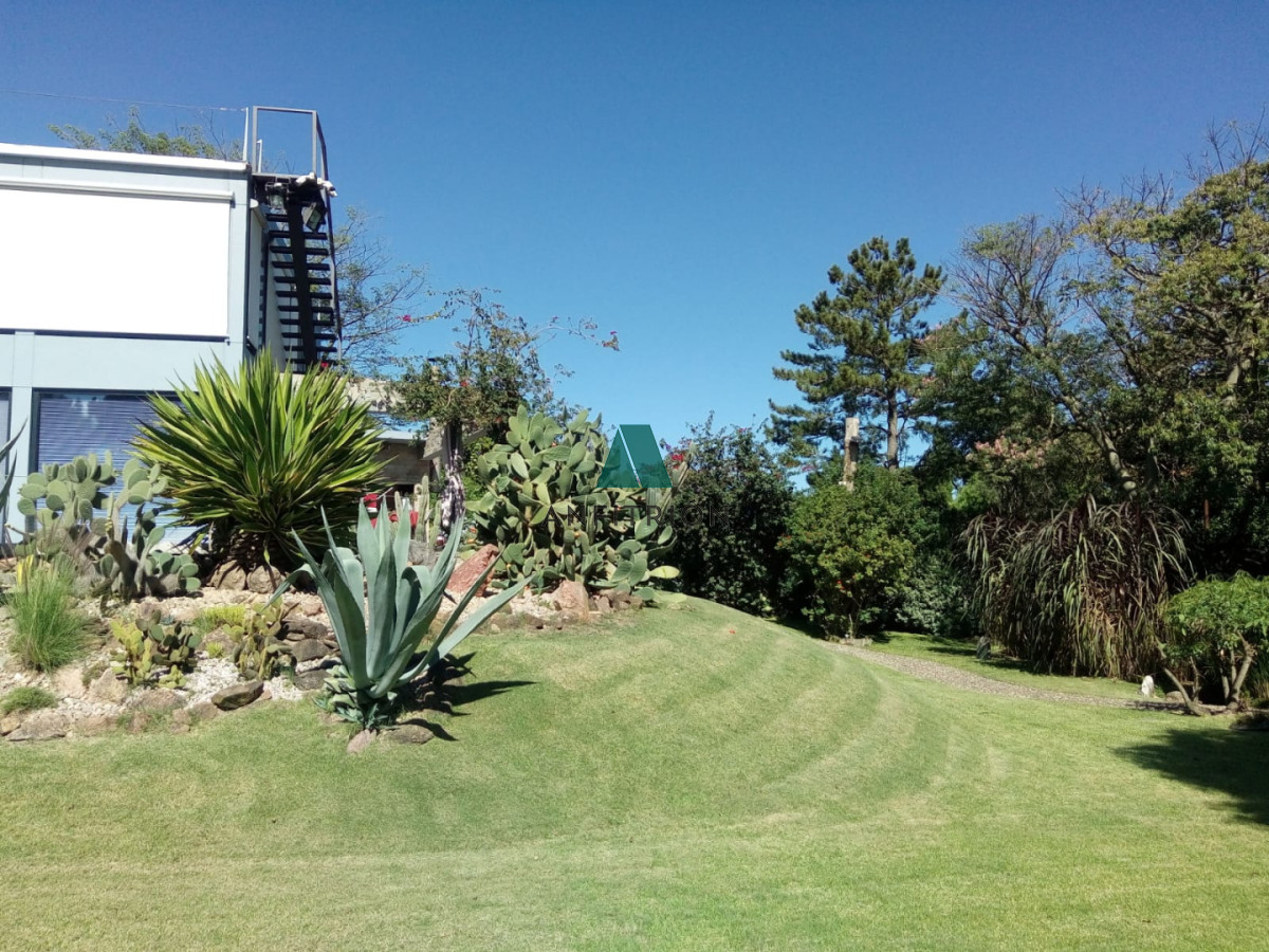 Casa ID.80 - Venta - Casa de diseño vanguardista, sólida y moderna