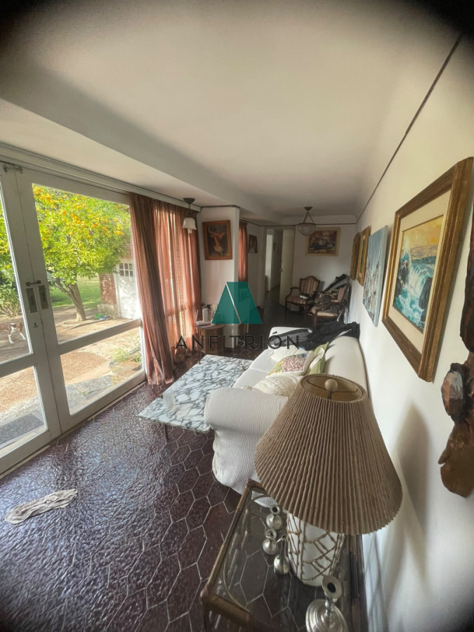 Apartamento ID.438 - Venta Casa 5 Dormitorios En Playa Mansa