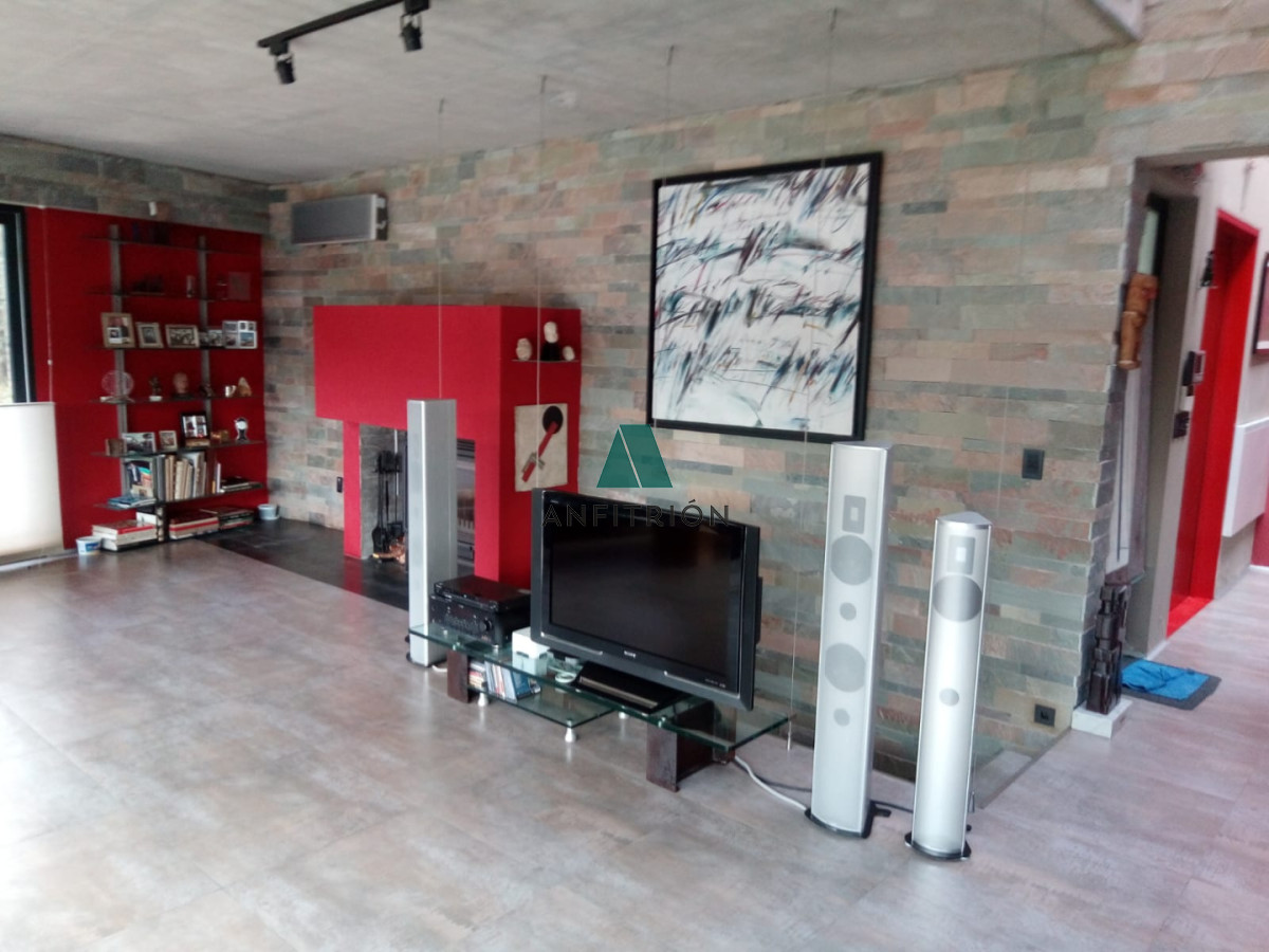 Casa ID.80 - Venta - Casa de diseño vanguardista, sólida y moderna