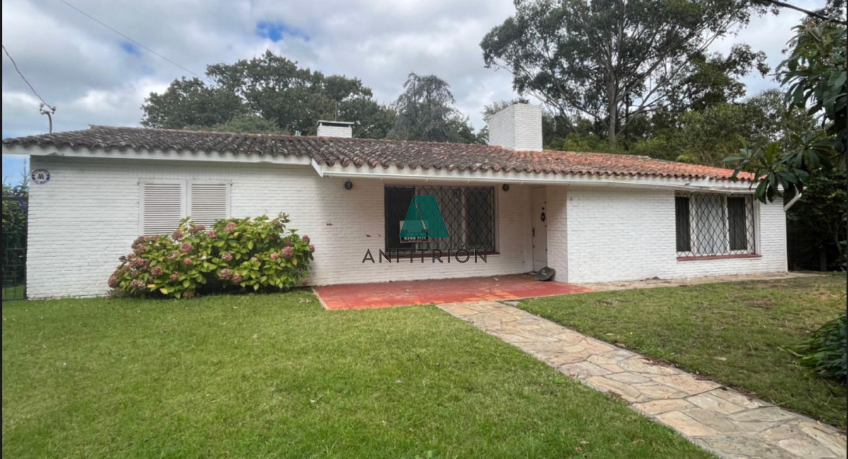 Casa ID.382 -  Tu Refugio en el Corazón del Golf de Punta del Este