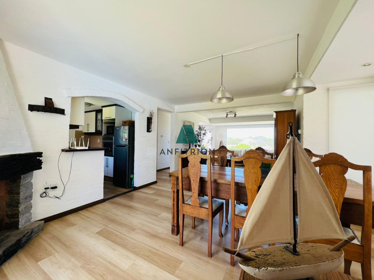 Casa ID.52 - Casona en Primera Línea de Montoya