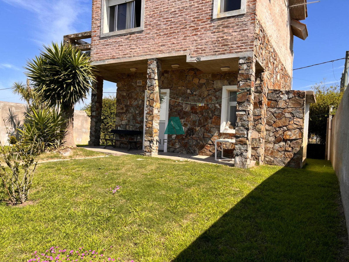 Casa ID.55 - Alquiler anual a 100mts del Mar en Balneario Bs As