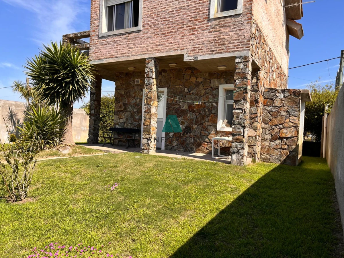 Casa ID.55 - Alquiler anual a 100mts del Mar en Balneario Bs As
