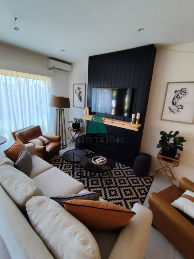 Apartamento ID.150 - En Venta Casa de 4 Dormitorios en Barrio Privado, Punta Del Este
