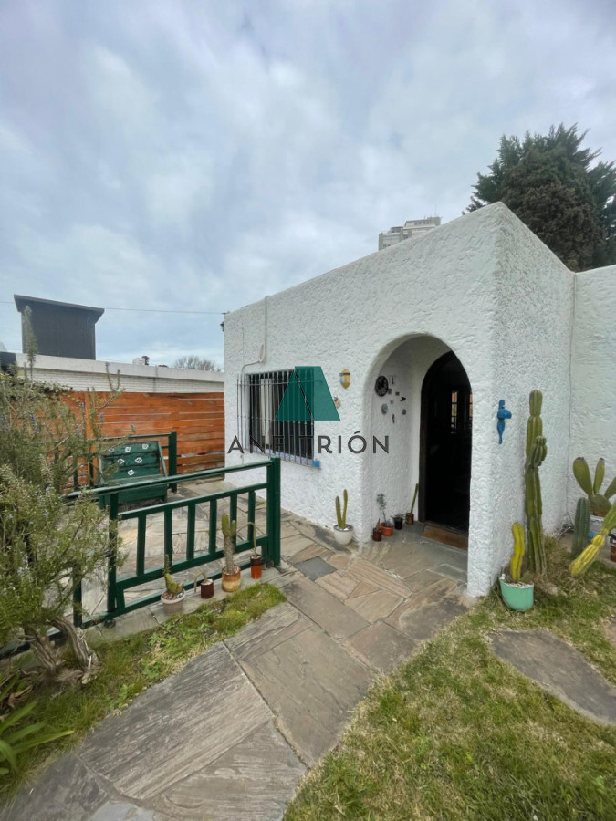 Casa ID.605 - Venta - Casa de 3 Dormitorios En Barrio Mónaco