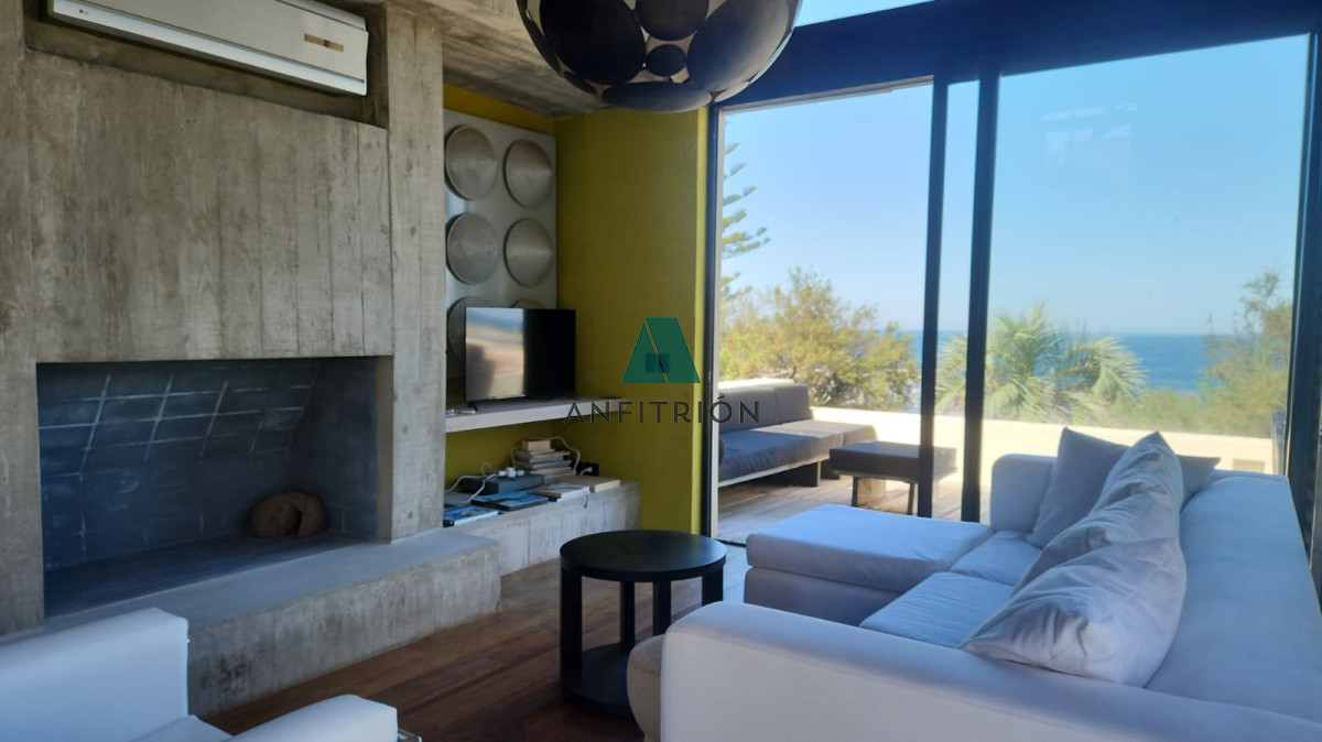 Casa ID.2 - Casa de Diseño en La Barra