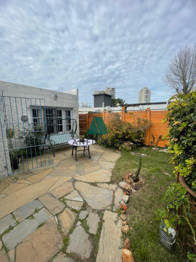 Casa ID.605 - Venta - Casa de 3 Dormitorios En Barrio Mónaco