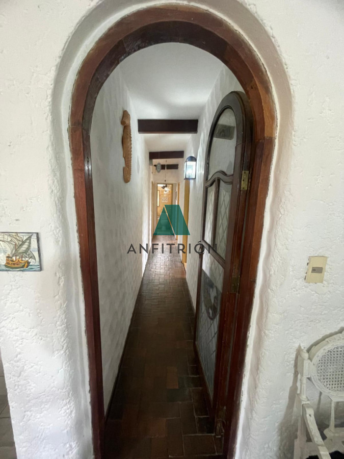 Casa ID.605 - Venta - Casa de 3 Dormitorios En Barrio Mónaco