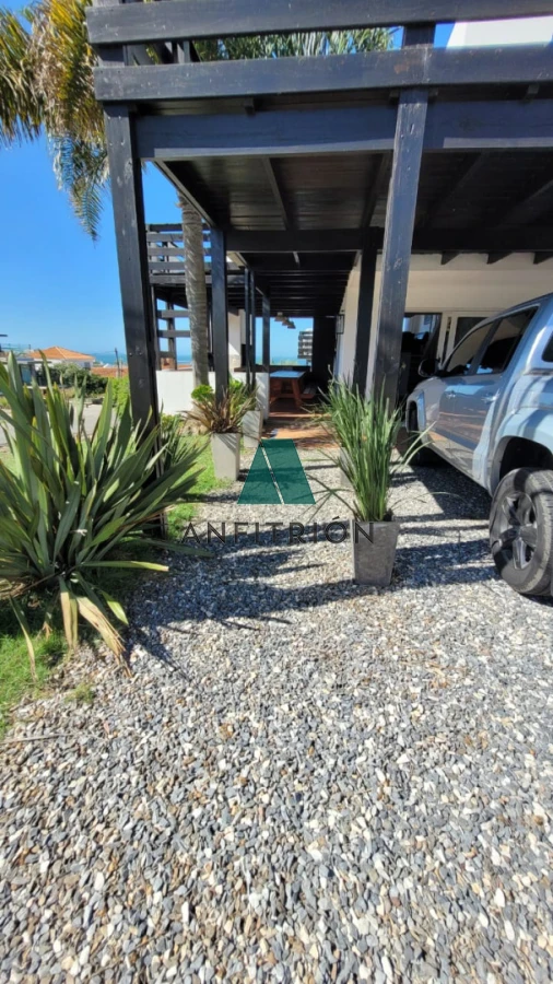 Casa ID.44 - Casa con vista al Mar en el Corazón de la Barra