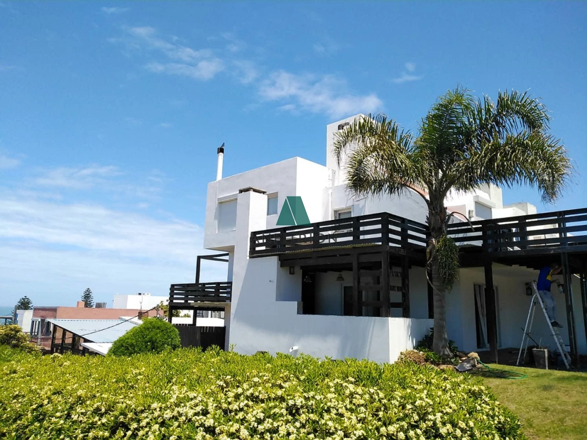 Casa ID.44 - Casa con vista al Mar en el Corazón de la Barra