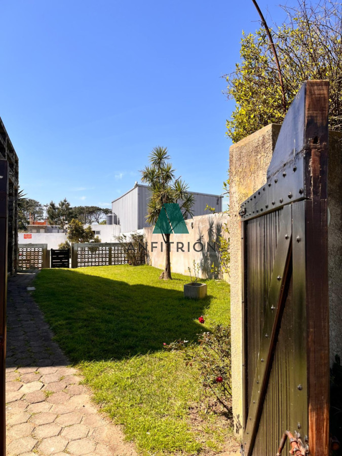 Casa ID.55 - Alquiler anual a 100mts del Mar en Balneario Bs As