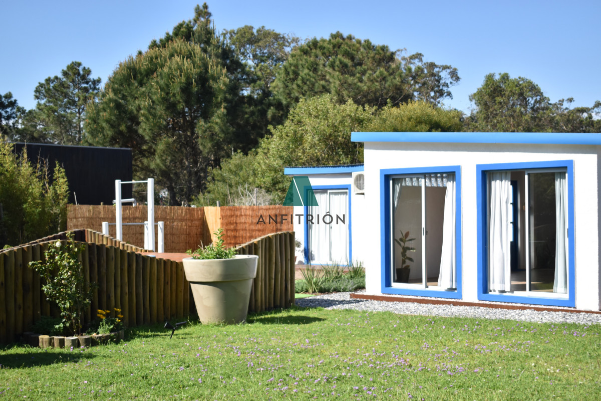 Apartamento ID.383 - 🏡✨ Espectacular casa en venta en La Barra, a tan solo 600 mts de la icónica La Posta del Cangrejo 🌊☀️