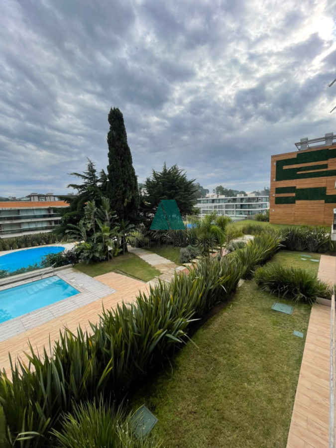 Apartamento ID.445 - Venta Apartamento 2 Dormitorios En Playa Mansa Con Cochera