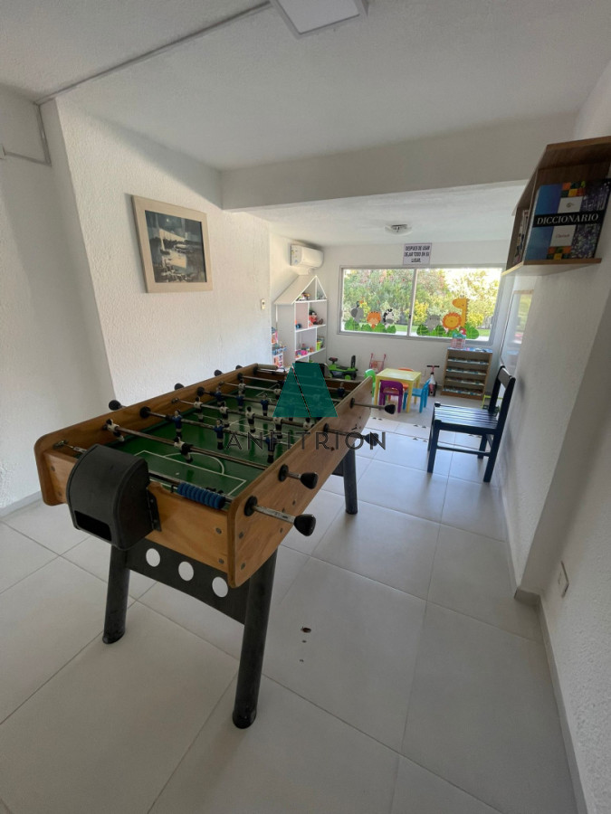 Apartamento ID.100 - Venta Apartamento 3 Dormitorios Con Cochera En Roosevelt
