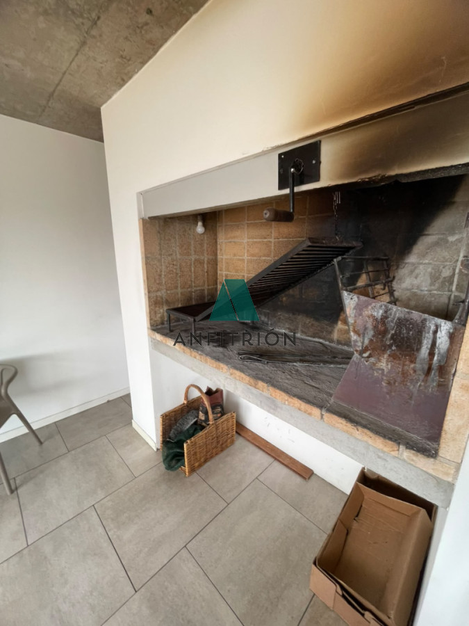 Apartamento ID.445 - Venta Apartamento 2 Dormitorios En Playa Mansa Con Cochera