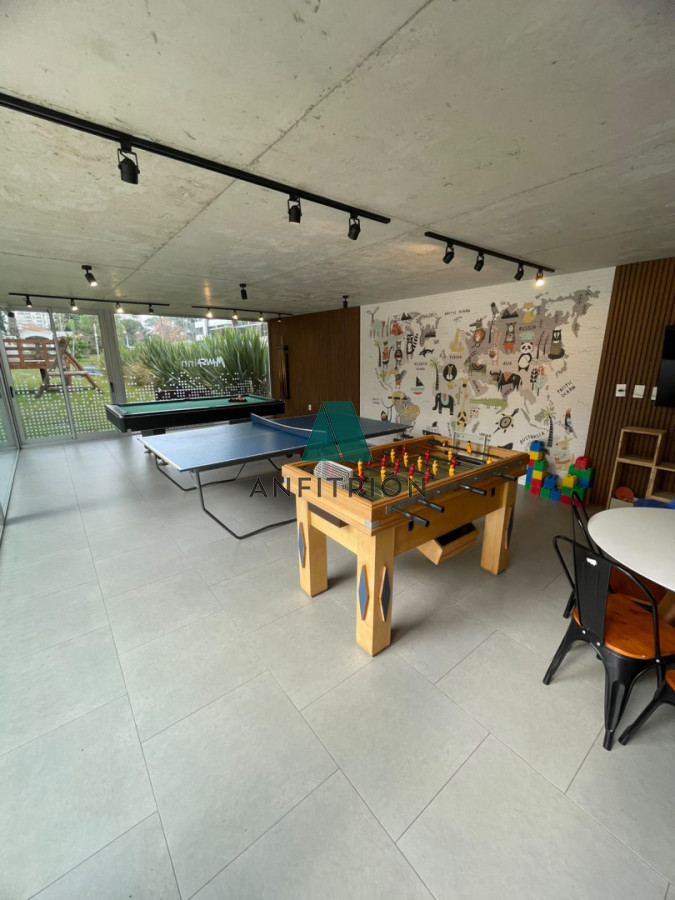 Apartamento ID.445 - Venta Apartamento 2 Dormitorios En Playa Mansa Con Cochera