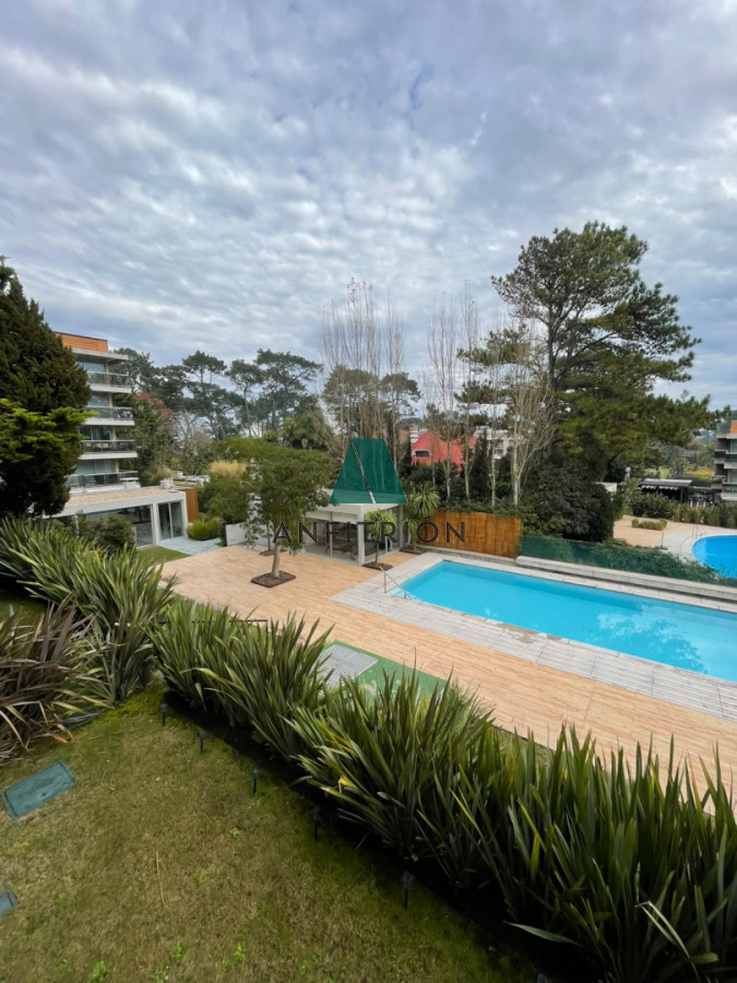 Apartamento ID.445 - Venta Apartamento 2 Dormitorios En Playa Mansa Con Cochera