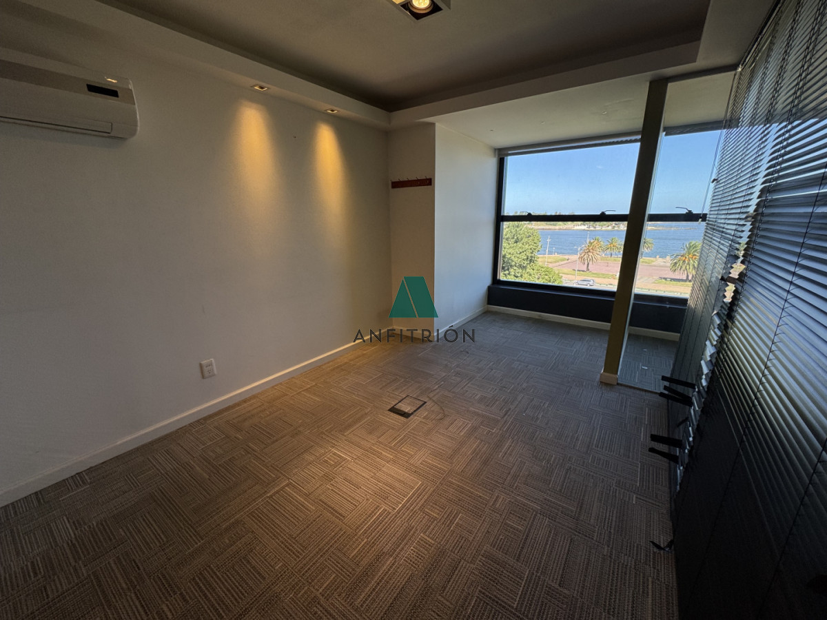 Oficina ID.611 - OPORTUNIDAD INVERSORES Venta y Alquiler de Oficinas en Parque Rodó con vista a la Rambla