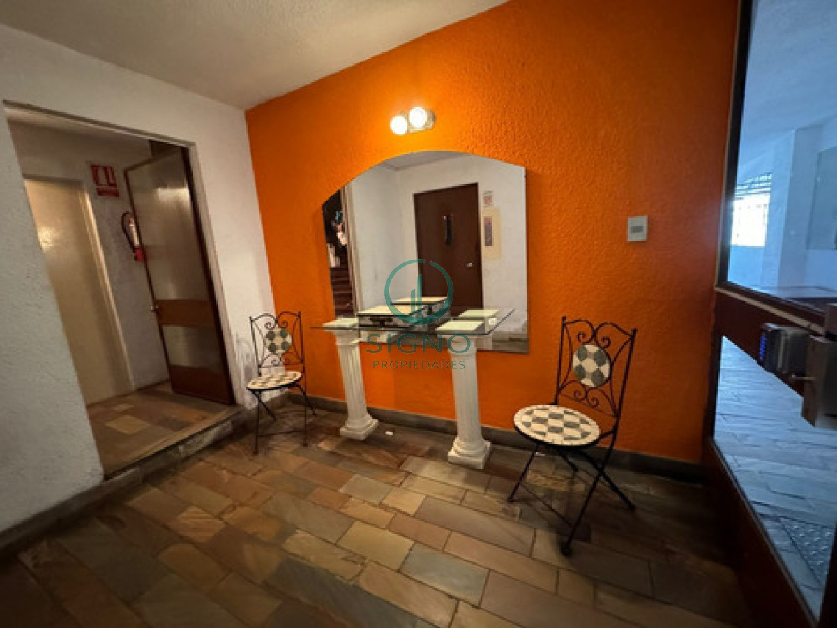 Apartamento ID.2411 - Venta Apartamento 2 Dormitorios en Zona Tres Cruces