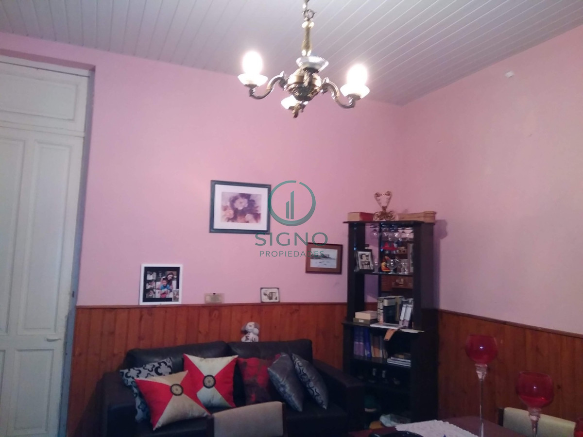 Casa ID.2138 - Venta de casa PH independiente en Reducto 3 dormitorios