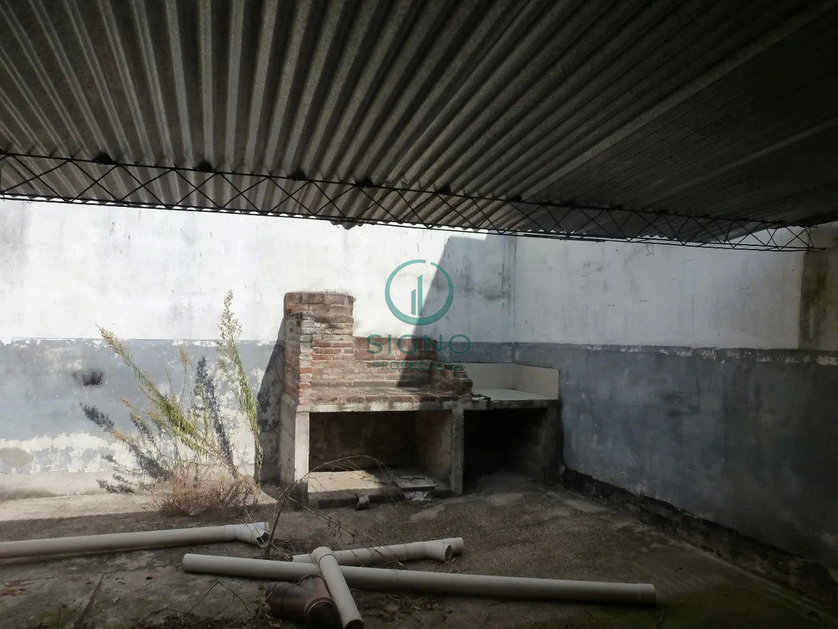 Local Comercial ID.283 - Venta Local - Galpon en Parque Batlle con renta