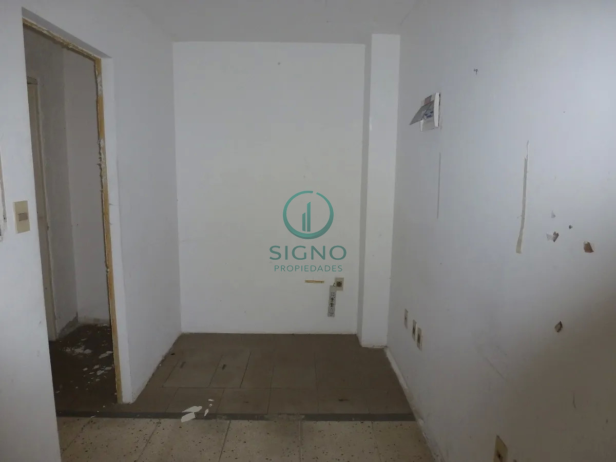 Local Comercial ID.283 - Venta Local - Galpon en Parque Batlle con Renta