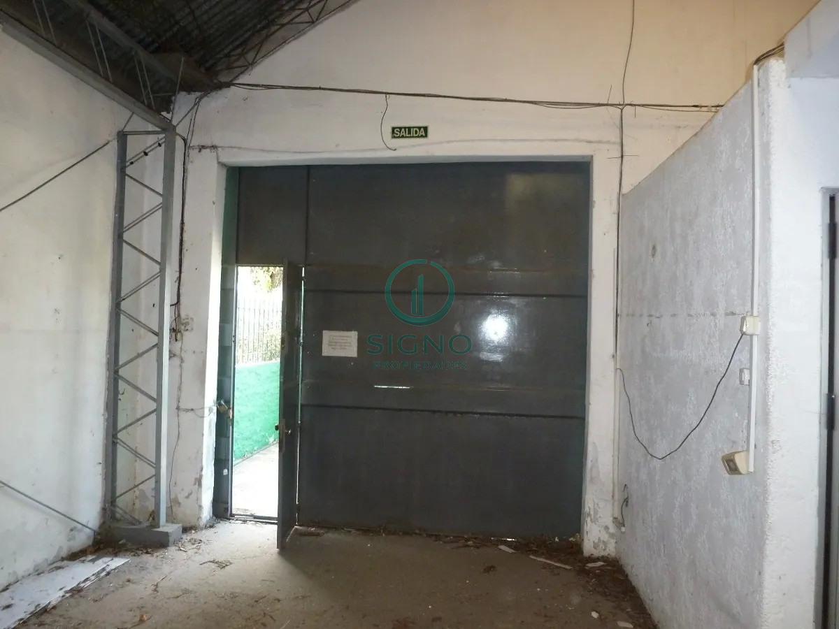 Local Comercial ID.283 - Venta Local - Galpon en Parque Batlle con Renta
