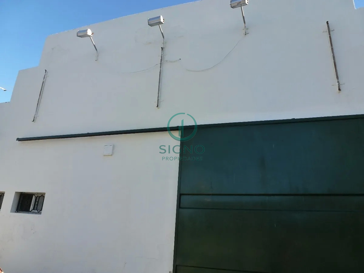 Local Comercial ID.283 - Venta Local - Galpon en Parque Batlle con Renta