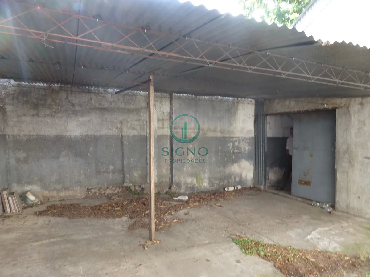 Local Comercial ID.283 - Venta Local - Galpon en Parque Batlle con Renta