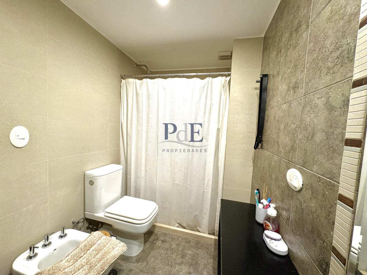 Oportunidad, Apartamento en Venta, Playa Mansa con vistas al mar - Imagen 9