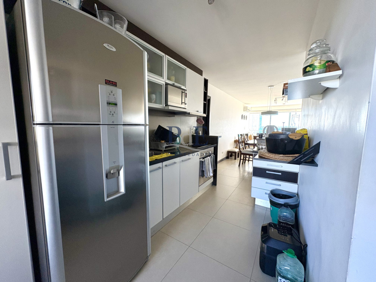 Oportunidad, Apartamento en Venta, Playa Mansa con vistas al mar - Imagen 6