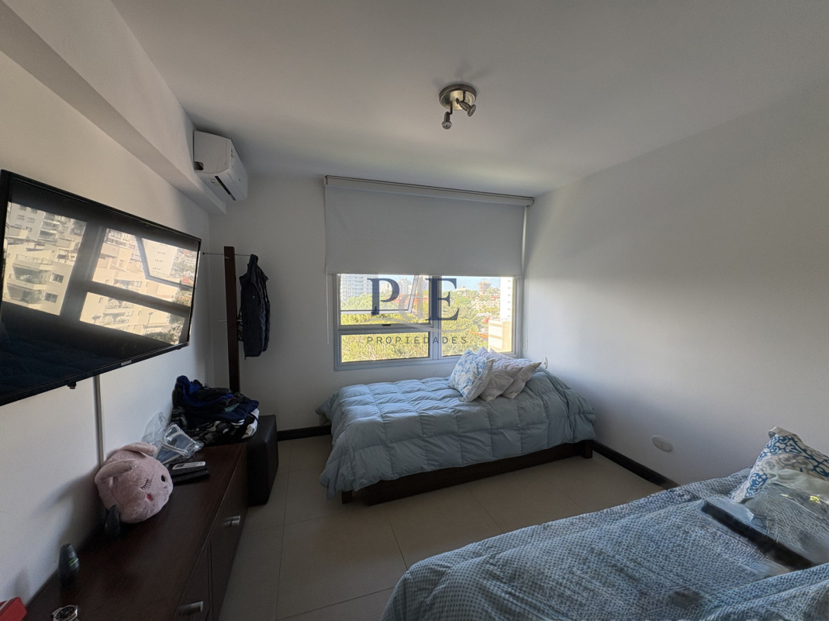 Oportunidad, Apartamento en Venta, Playa Mansa con vistas al mar - Imagen 8