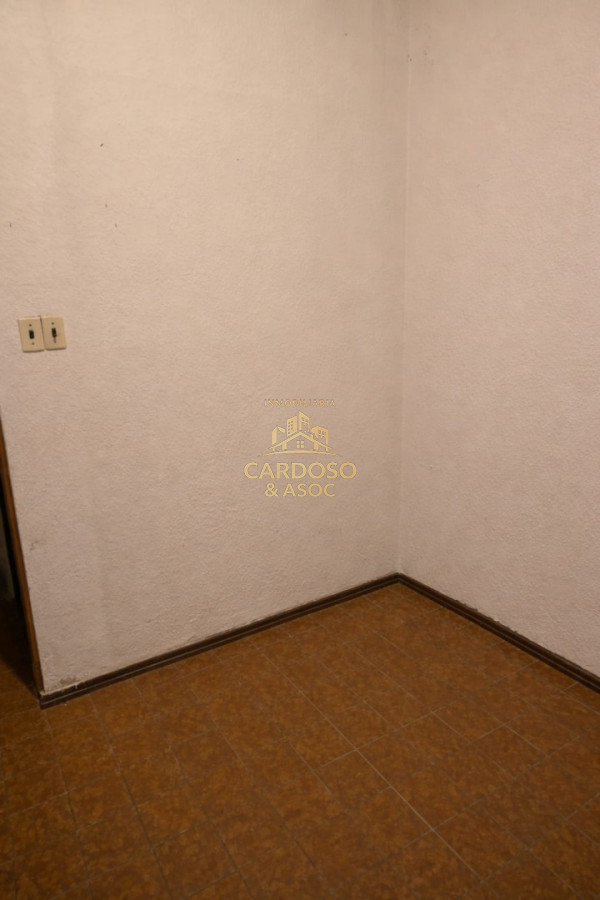 Apartamento ID.53 - Se alquila local comercial  en Maldonado centro.