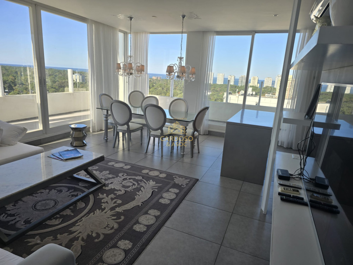 Apartamento ID.85 - Se vende Penthouse en Torre Yoo, Punta del Este.