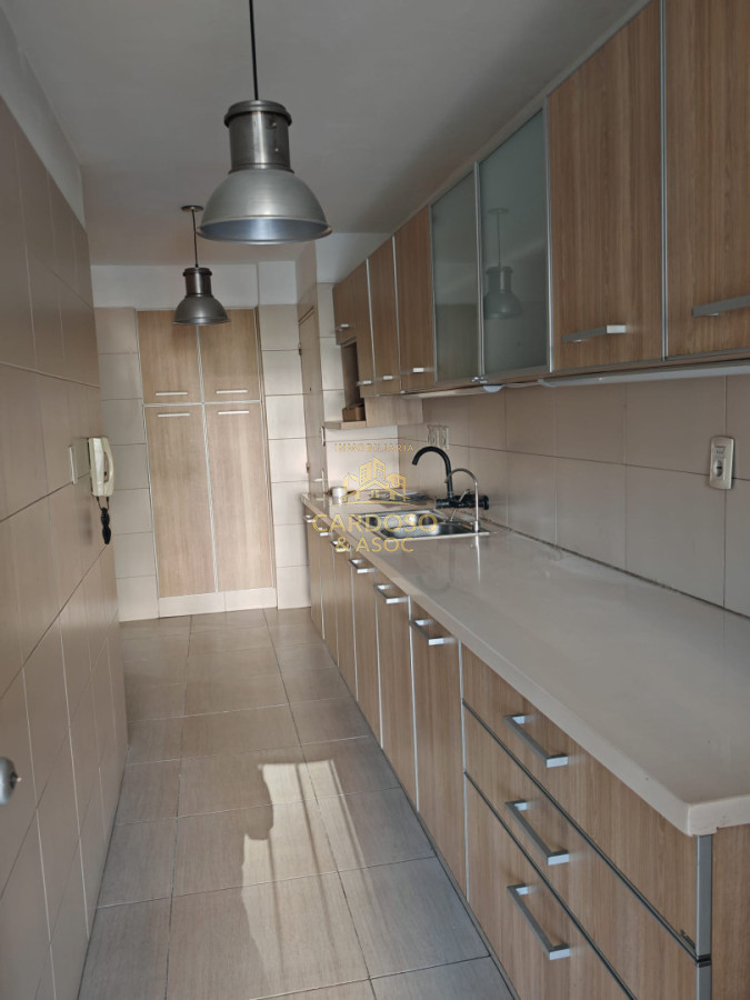 Apartamento ID.26 - Apartamento en Pocitos 3 dormitorios, 2 baños, Garage.