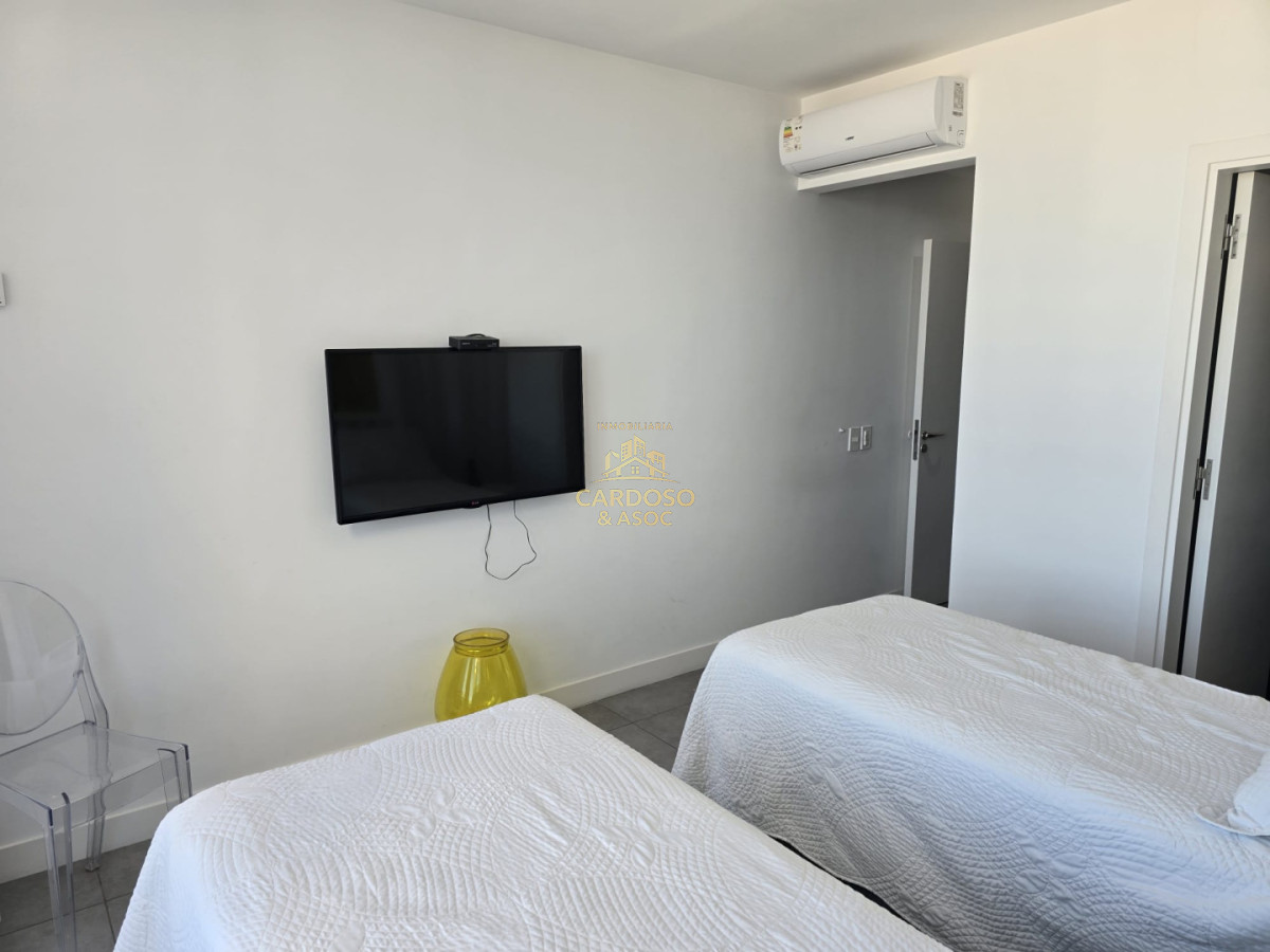 Apartamento ID.85 - Se vende Penthouse en Torre Yoo, Punta del Este.