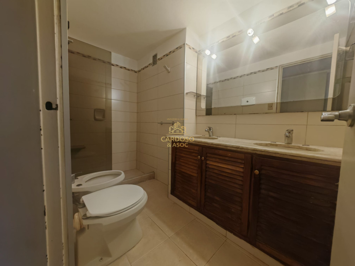 Apartamento ID.26 - Apartamento en Pocitos 3 dormitorios, 2 baños, Garage.