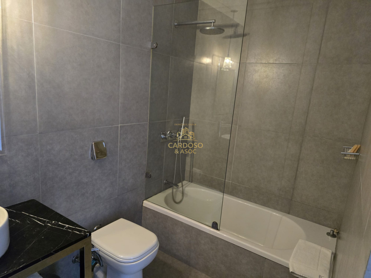 Apartamento ID.85 - Se vende Penthouse en Torre Yoo, Punta del Este.
