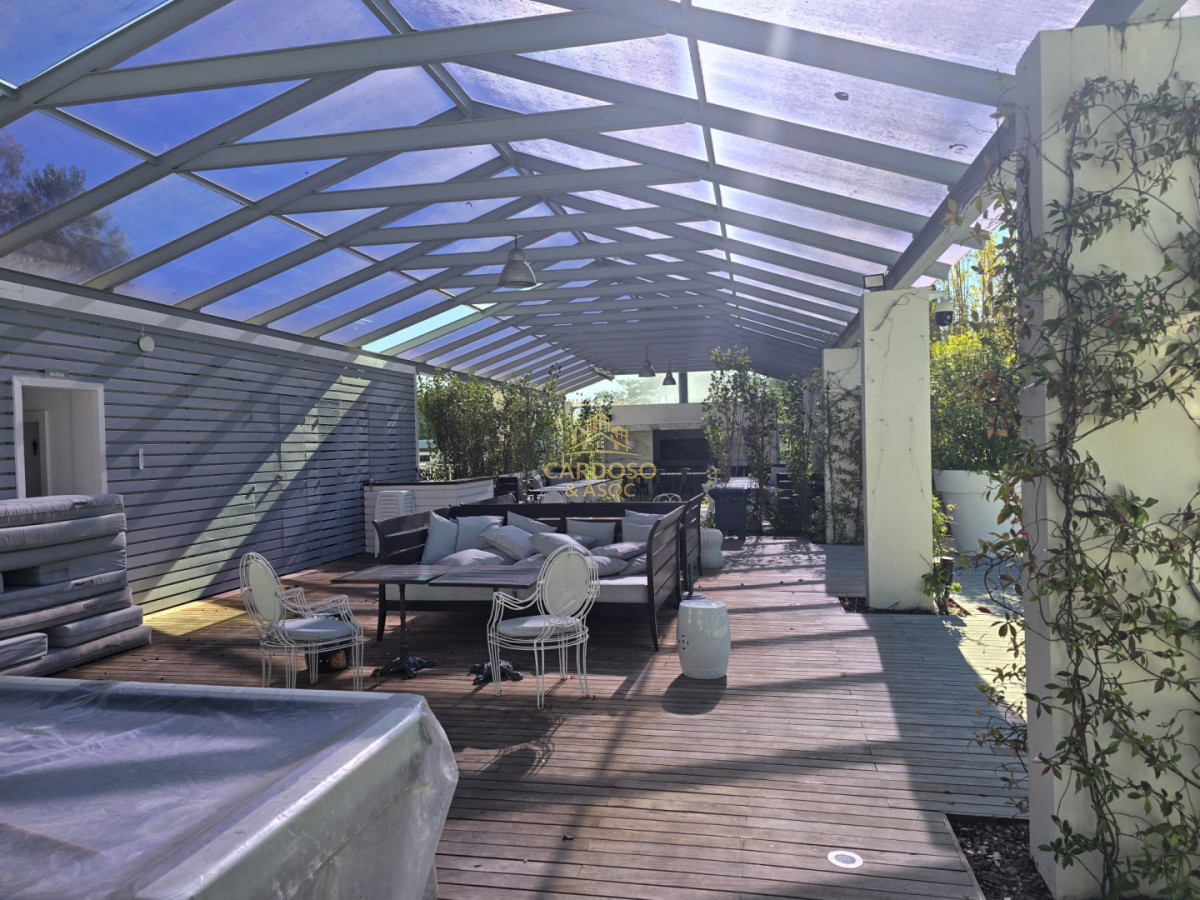 Apartamento ID.85 - Se vende Penthouse en Torre Yoo, Punta del Este.