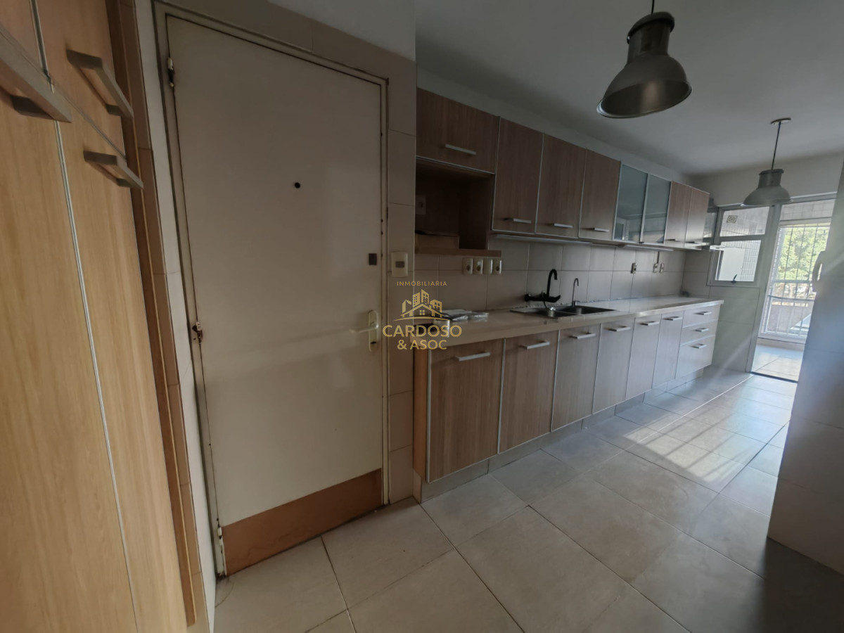 Apartamento ID.26 - Apartamento en Pocitos 3 dormitorios, 2 baños, Garage.