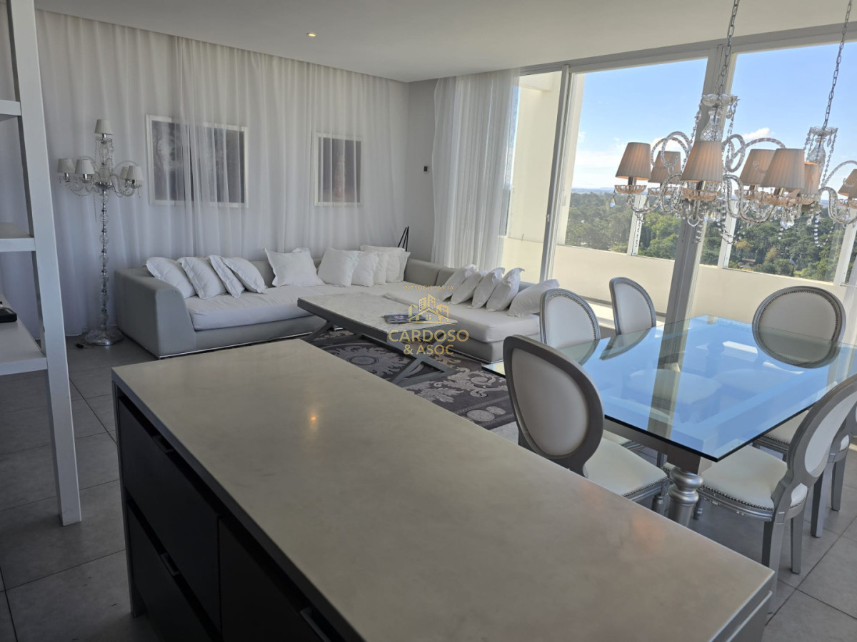 Apartamento ID.85 - Se vende Penthouse en Torre Yoo, Punta del Este.