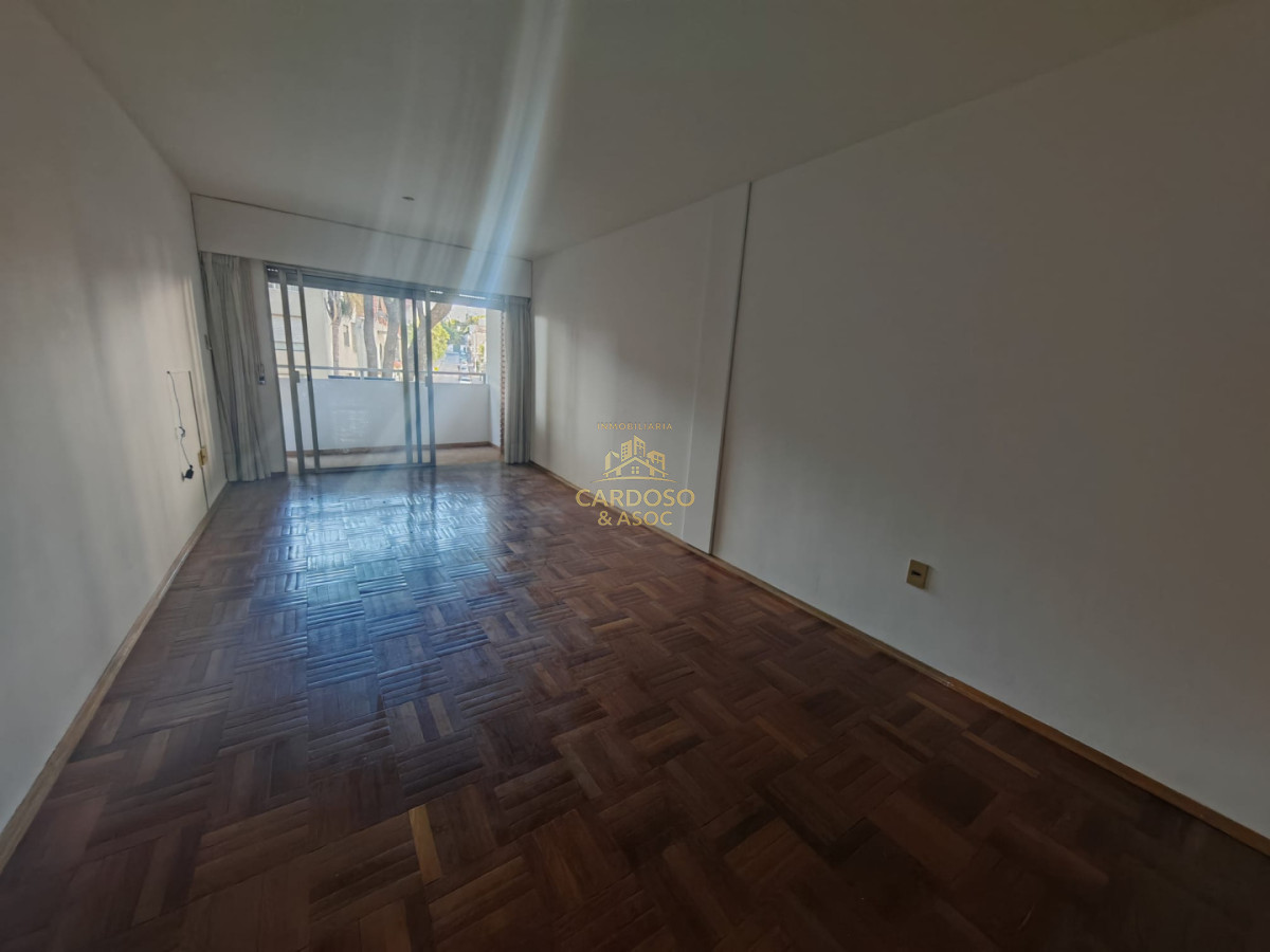 Apartamento ID.26 - Apartamento en Pocitos 3 dormitorios, 2 baños, Garage.